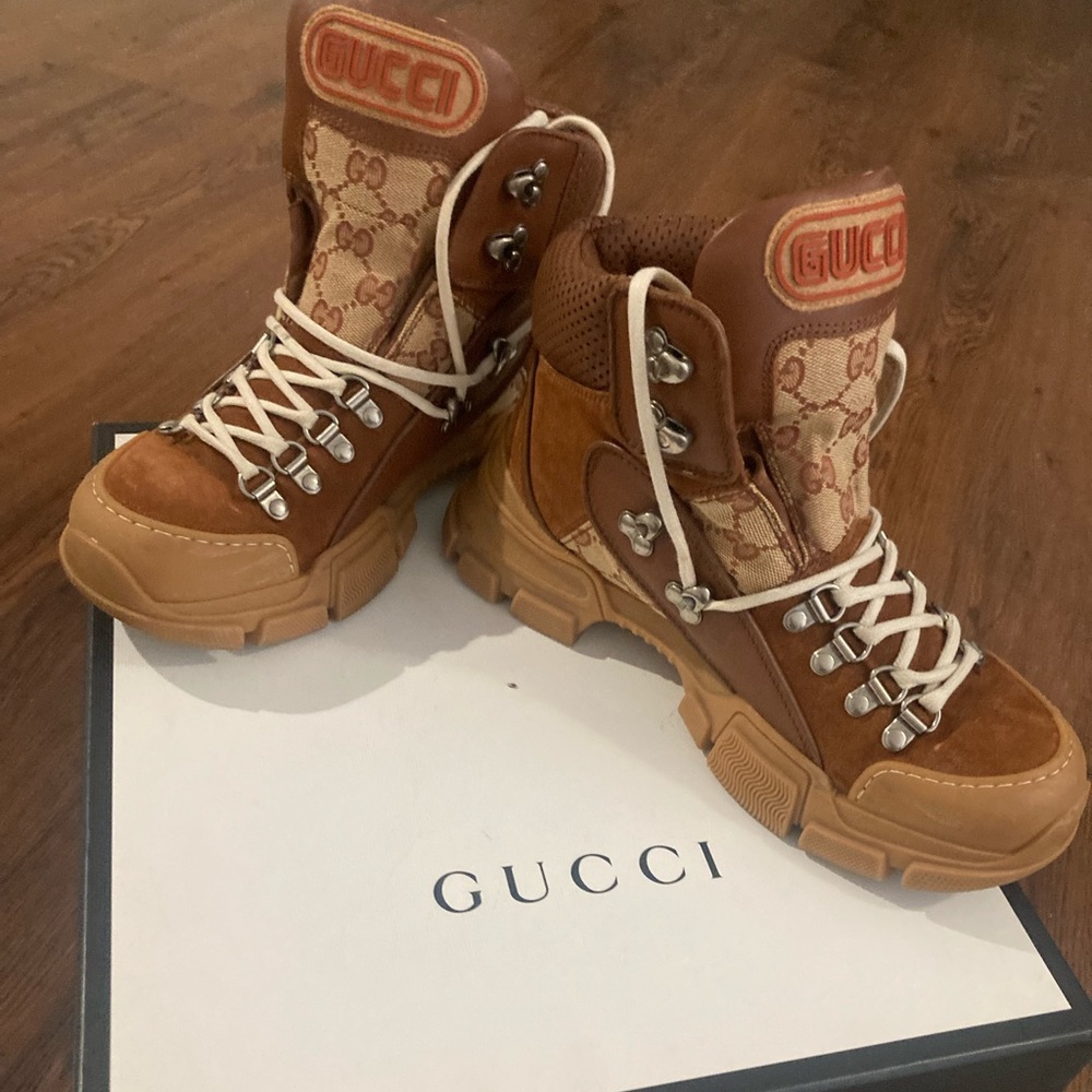 Gucci boots authentic only worn twice come with box and bag